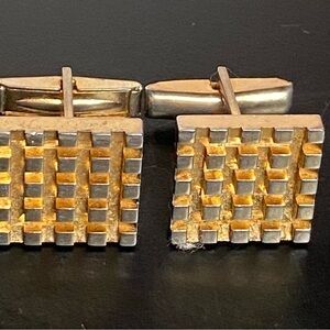 🎁 3 for $60 🎁Vintage Gold Tone Checkered Cuff Links